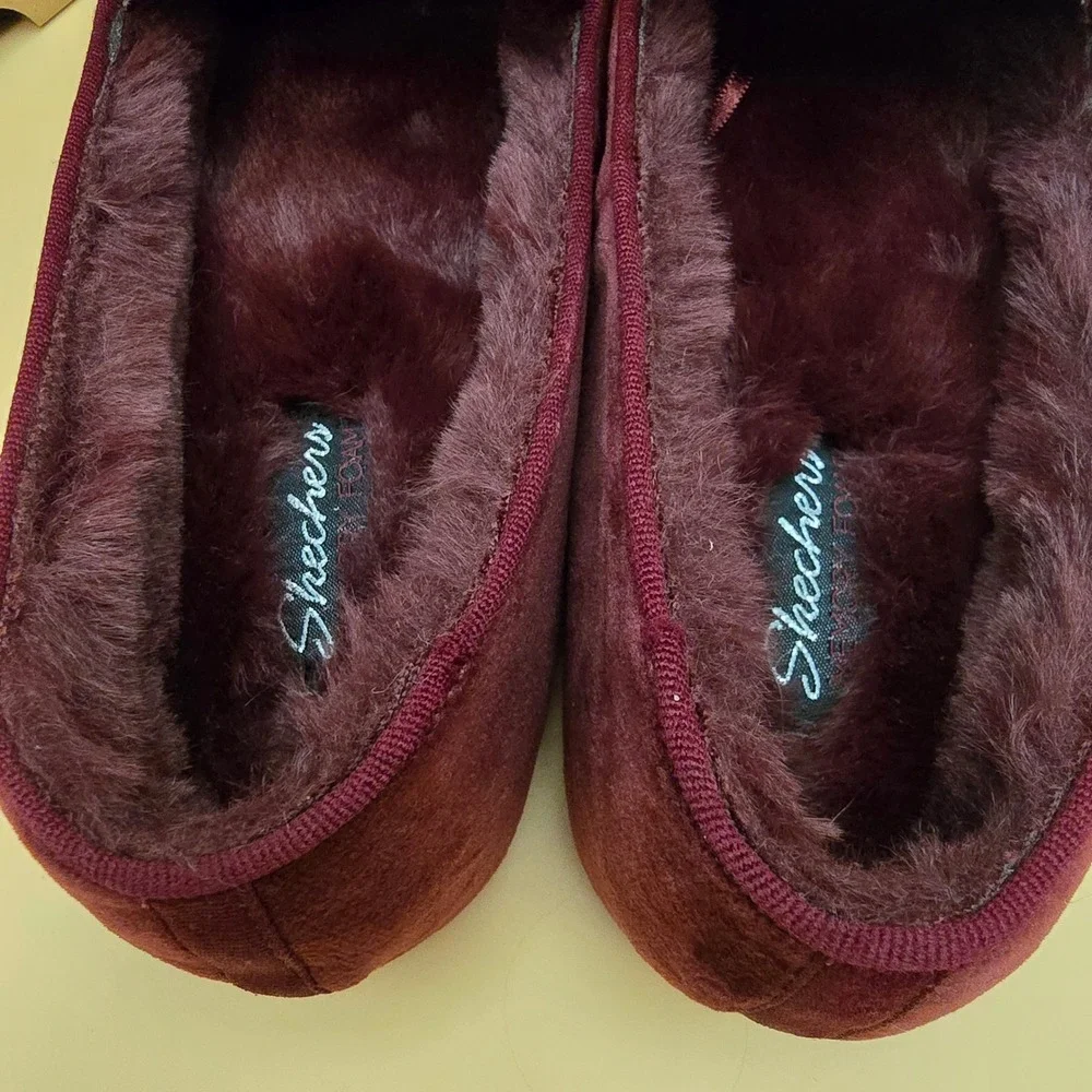 Skechers Cleo Cozy Loafer Fancy Dreamer Burgundy Faux Fur Flats Loafer Womens 8